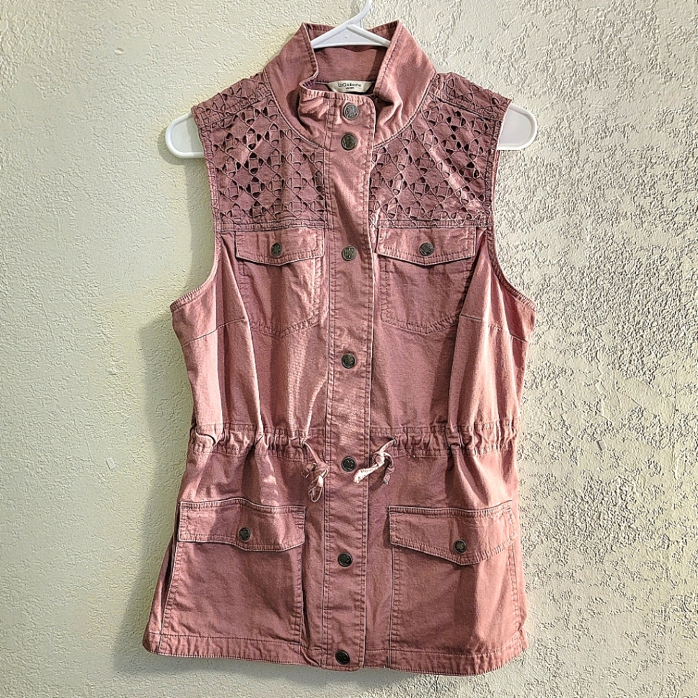 Liz Claiborne snap closure adjustable waist vest jacket with crochet like top